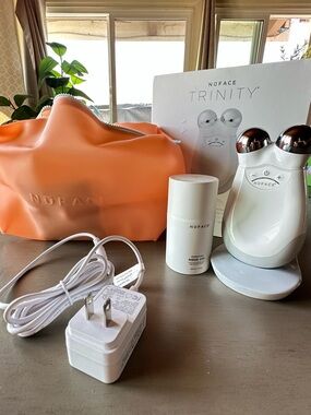 NuFACE Trinity Advanced Facial Toning Device STARTER KIT